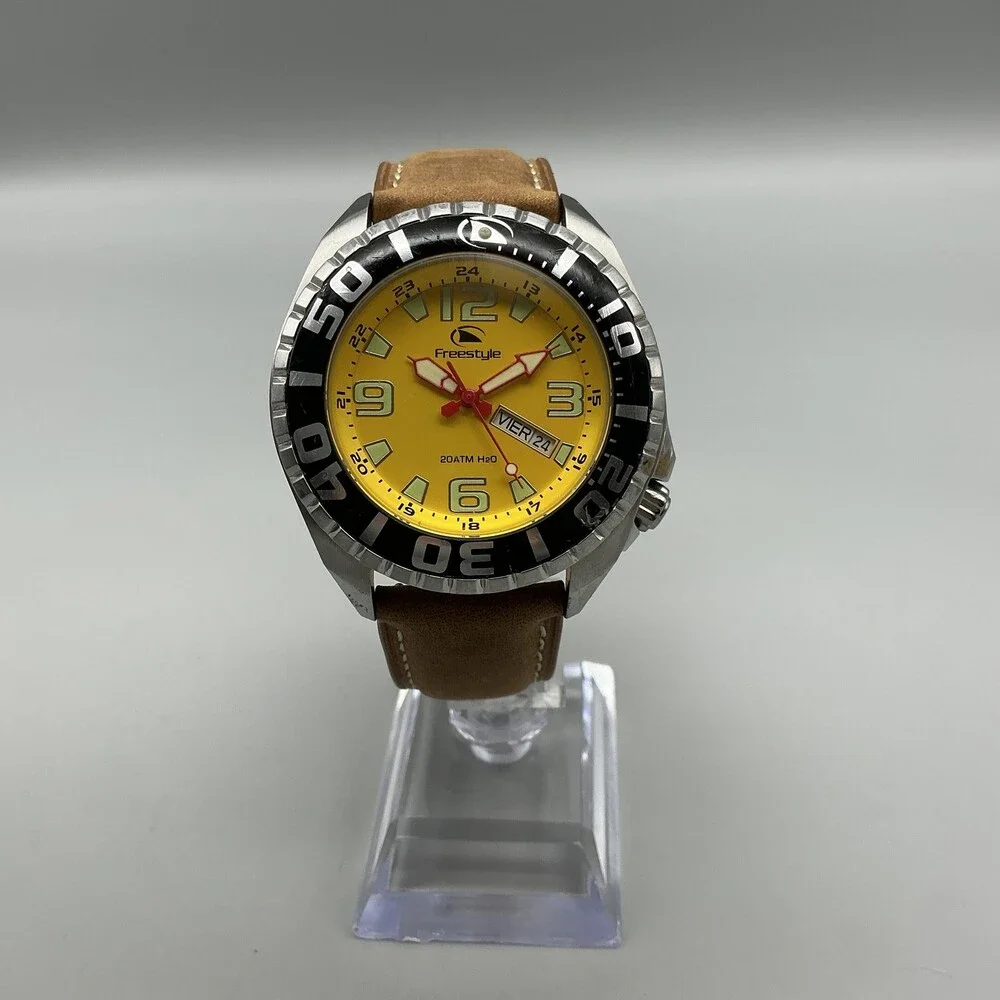 Freestyle Black Tip 2 Shark Mens Watch 43mm Yellow Dial 200m C275-05 New Battery